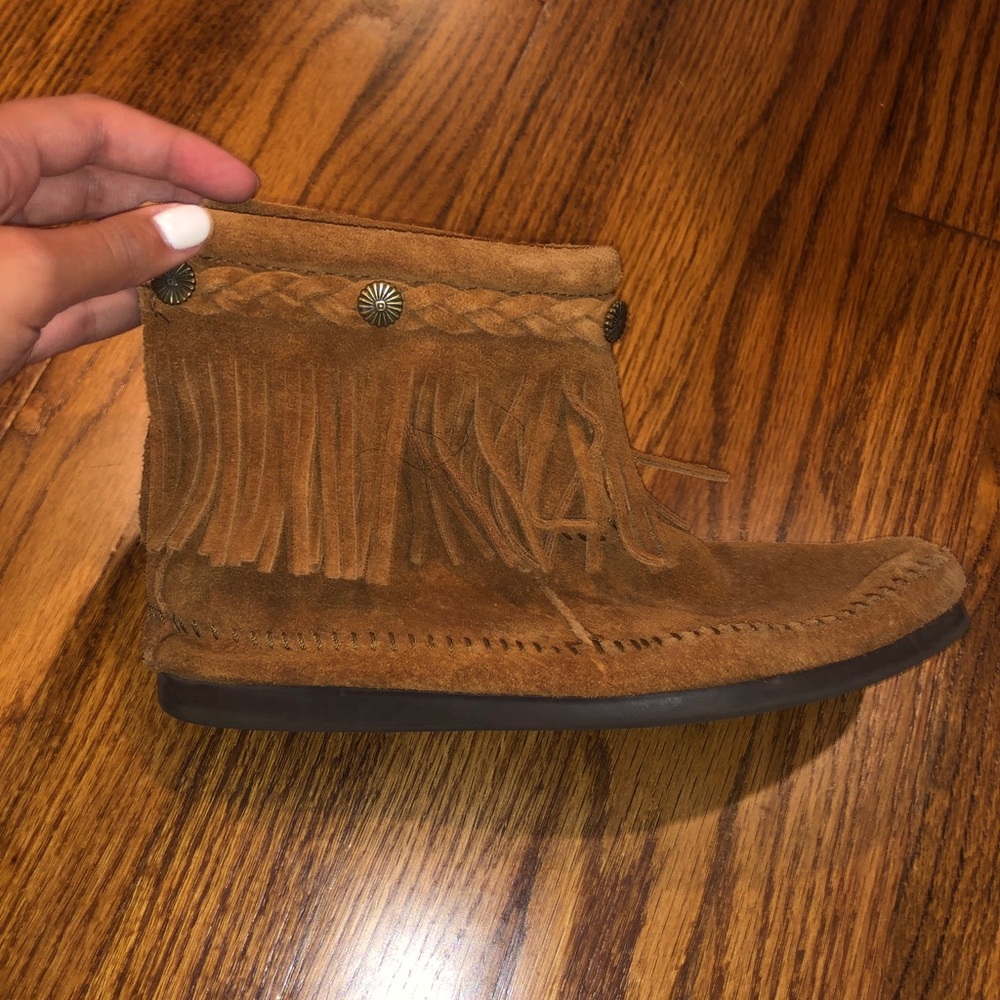 Minnetonka Zip Up Booties
